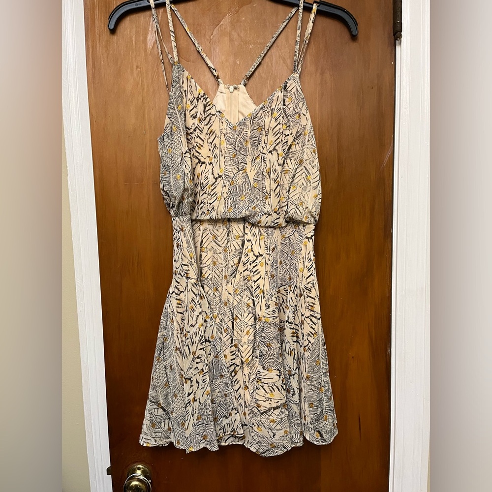 Lulus dress. With Spegatti type straps S
L1